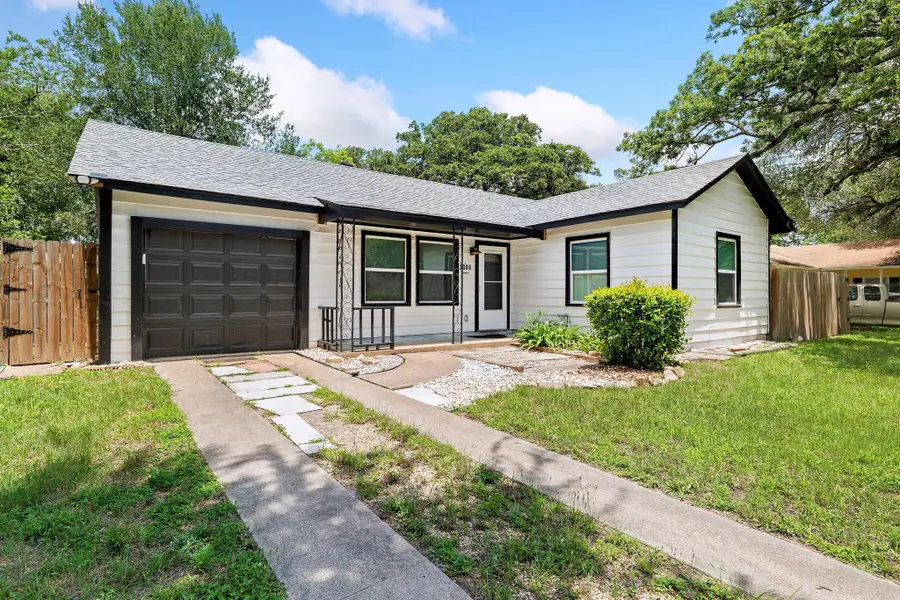 1008 Haley Ave, Rockdale, TX 76567 - #3