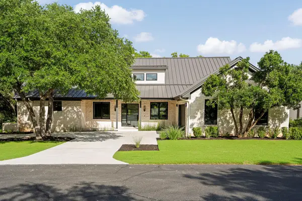 12 Treehaven Ln, The Hills, TX 78738