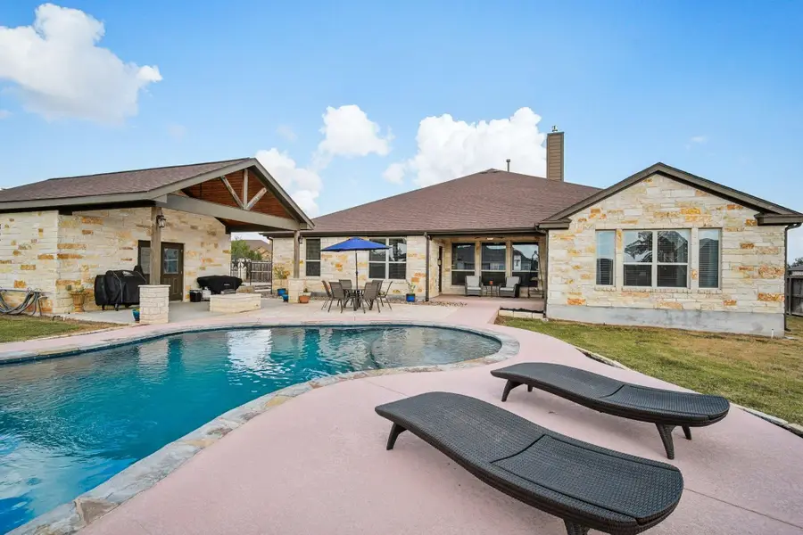 281 Chisholm Trl, Bastrop, TX 78602 - Image #2