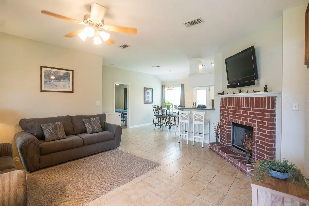 3209 Crystal Cir, Taylor, TX 76574 - #1