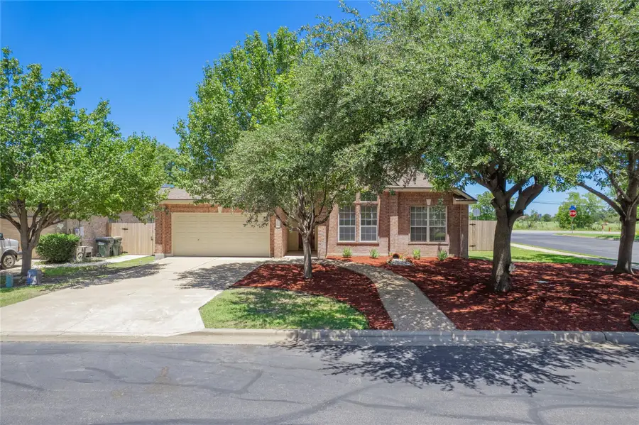 134 Retama Dr, Georgetown, TX 78626 - Image #2