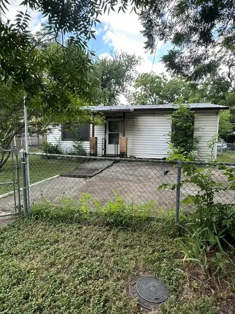 1127 Mark St #D, Austin, TX 78721 - #2