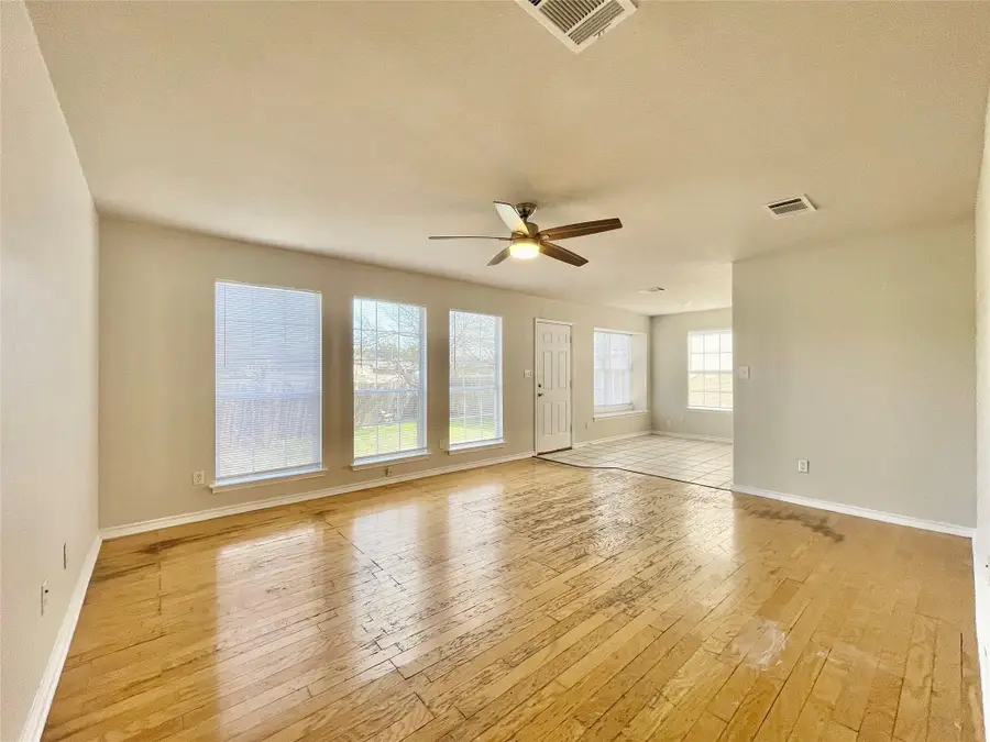 609 Chicago St, San Marcos, TX 78666 - Image #2