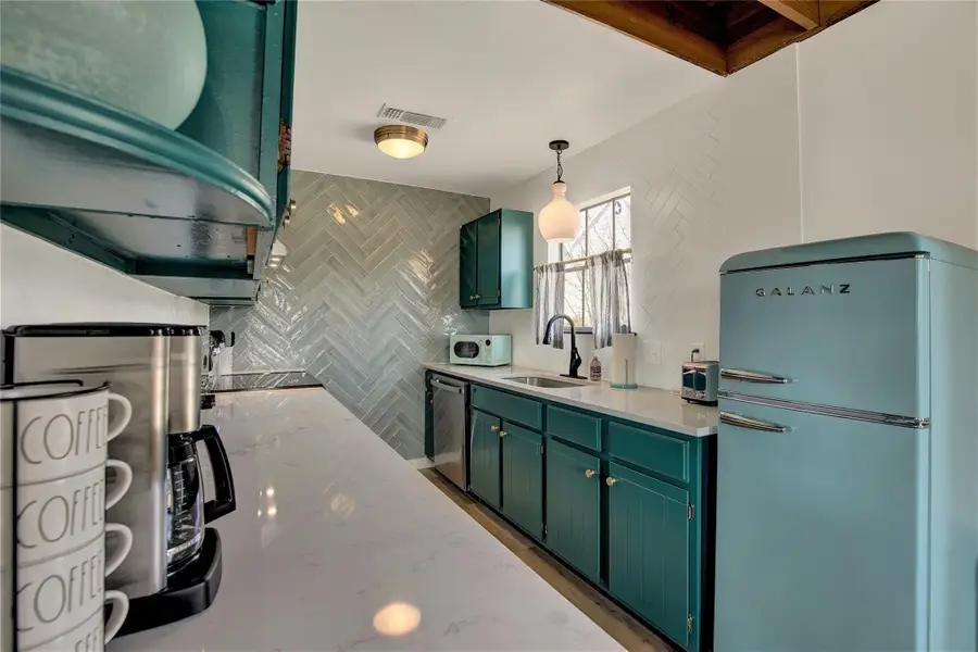 229 Sunday Cir, Fredericksburg, TX 78624 - Image #2