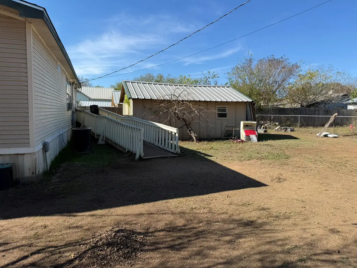 632 Academy St B St, Blanco, TX 78606 - Image #1