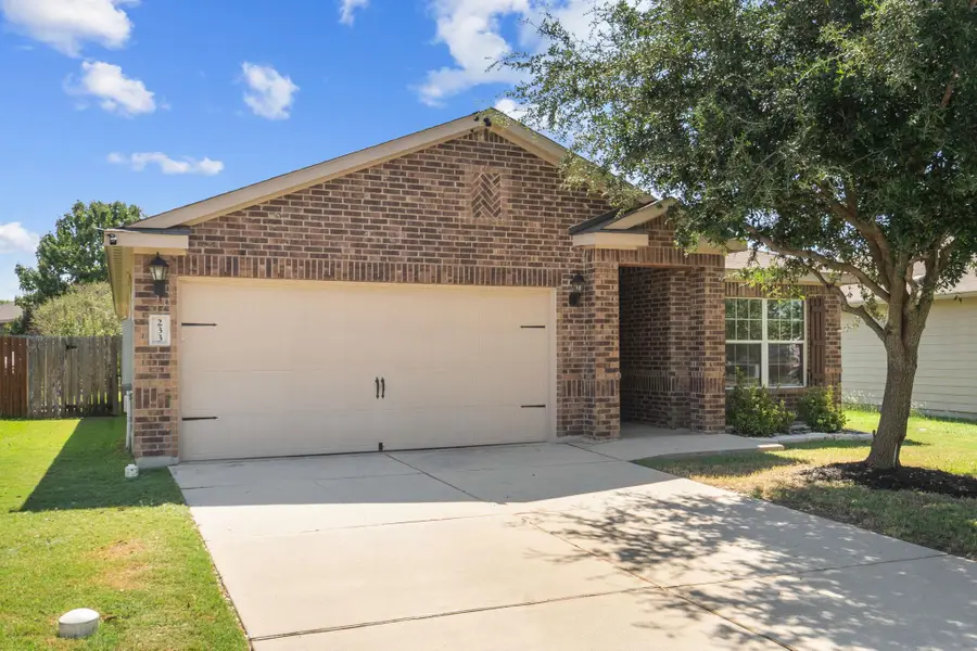 233 J E Brown Ln, Jarrell, TX 76537 - Image #3