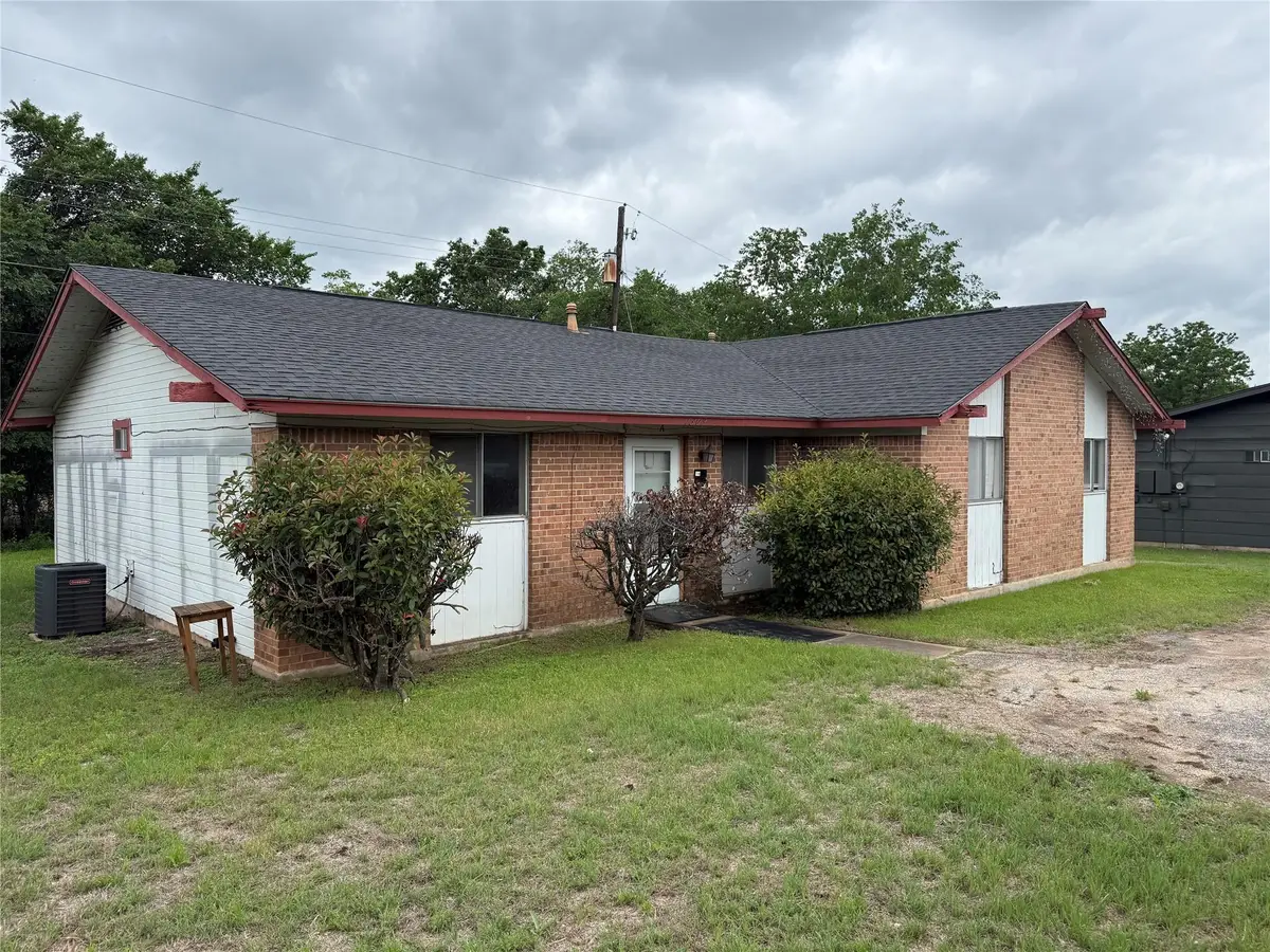 1303 Falcon Cv, Austin, TX 78745 - #1