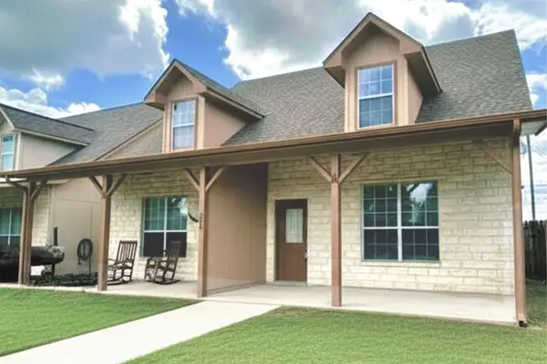 212 A B Sandstone Dr Dr, Jarrell, TX 76537