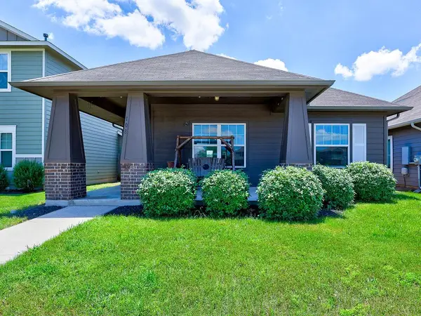108 Timber Brook Dr, Hutto, TX 78634