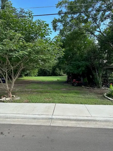 208 E Anderson Ave, Round Rock, TX 78664 - Image #1