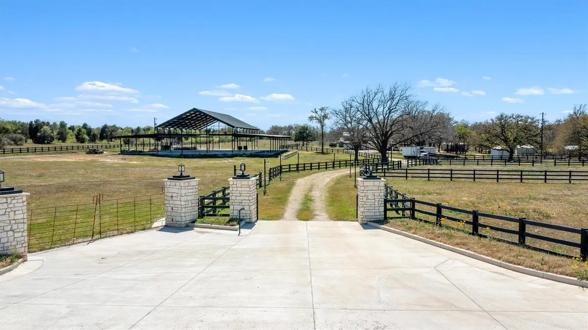 359 N County Line Rd, Elgin, TX 78621 - #1