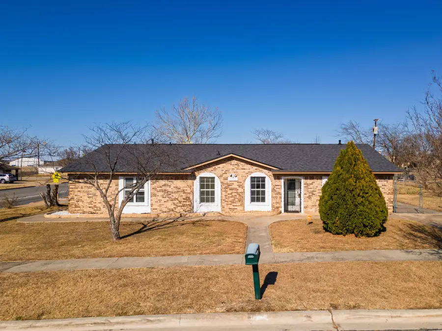 2201 Peebles Dr, Killeen, TX 76543 - Image #2