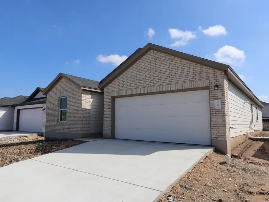 9121 Furman Dr, Austin, TX 78747 - Image #2