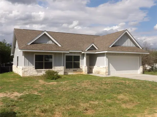 111 E Mesquite Dr, Granite Shoals, TX 78654