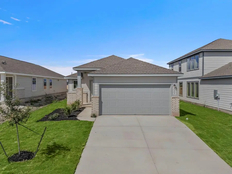 133 Hatari Trl, Jarrell, TX 76537 - Image #2