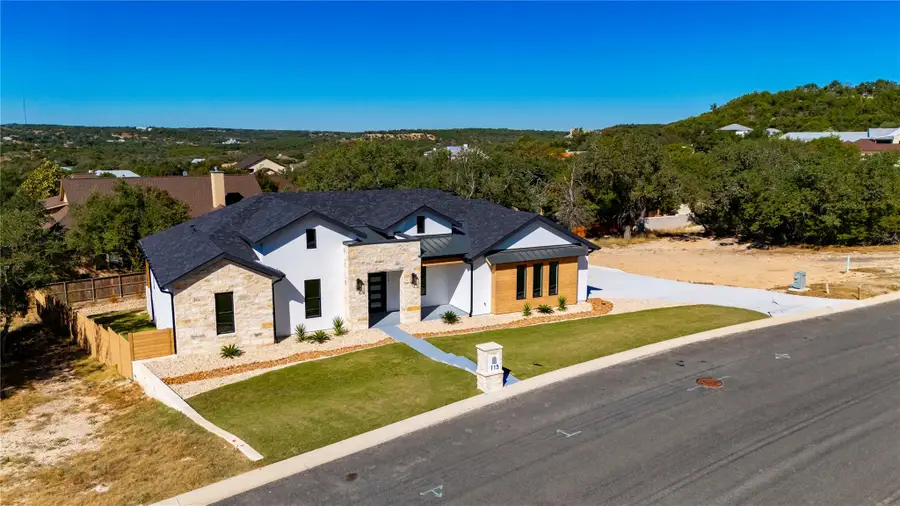 113 Stoneledge Dr, Fredericksburg, TX 78624 - Image #2
