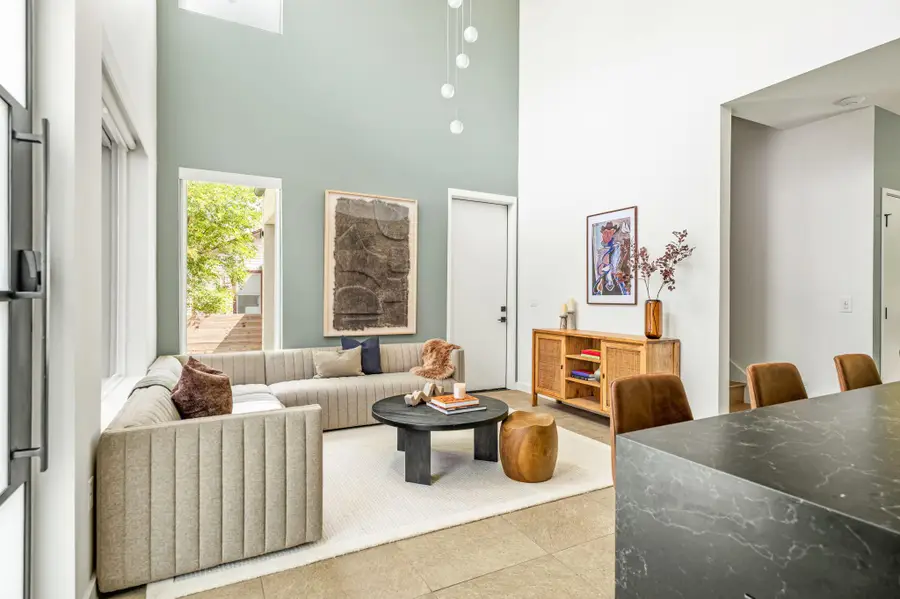 605 Brentwood St #1, Austin, TX 78752 - #3