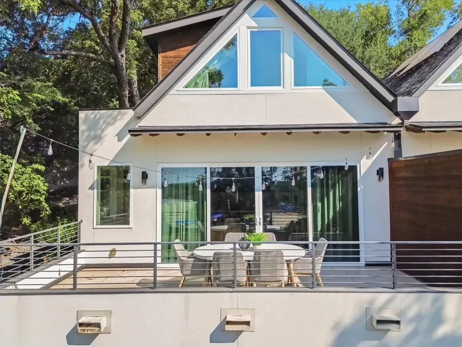 2712 Oak Springs Dr #A, Austin, TX 78702 - Image #2