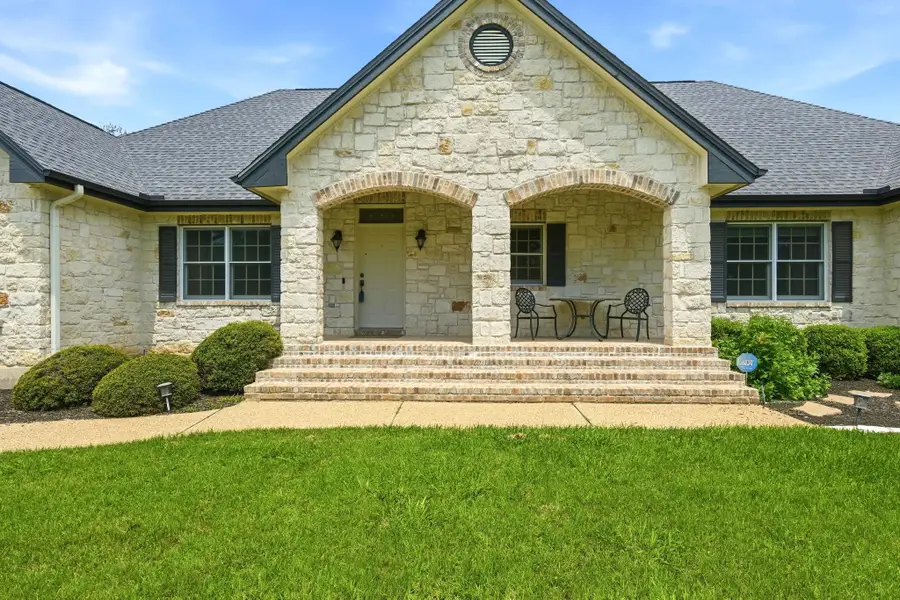 2000 Fountainwood Dr, Georgetown, TX 78628 - #3