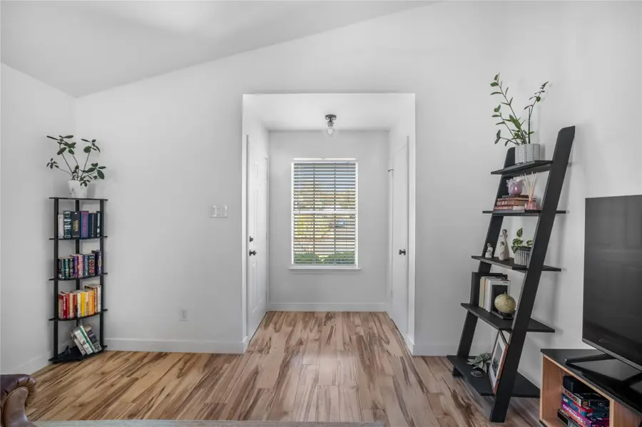 5935 Kevin Kelly Pl, Austin, TX 78727 - #3