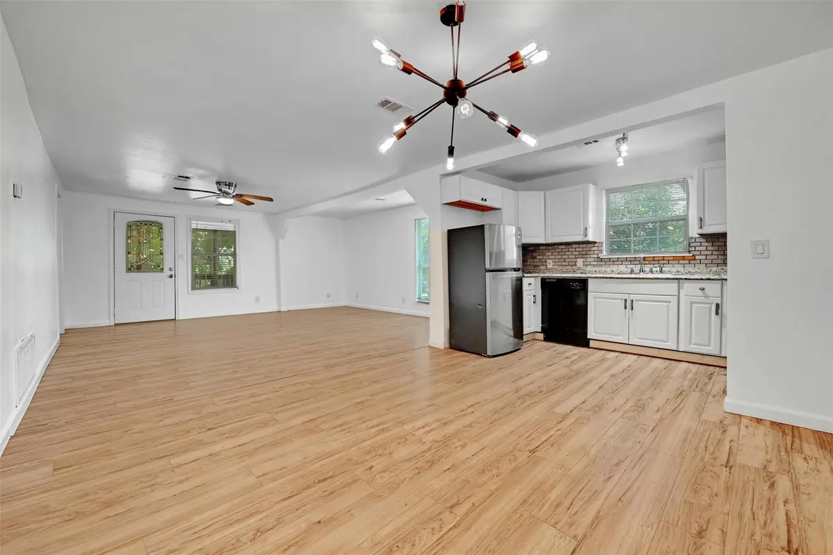 1200 Walnut Ave, Austin, TX 78702 - Image #1