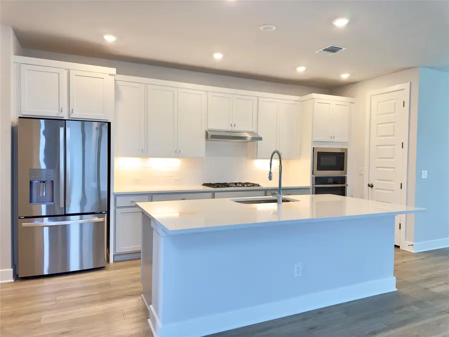 111 Pinyon Pine Dr, Bastrop, TX 78602 - Image #2