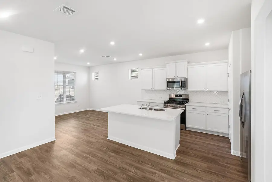 186 Weaver Ln, Bastrop, TX 78602 - Image #2