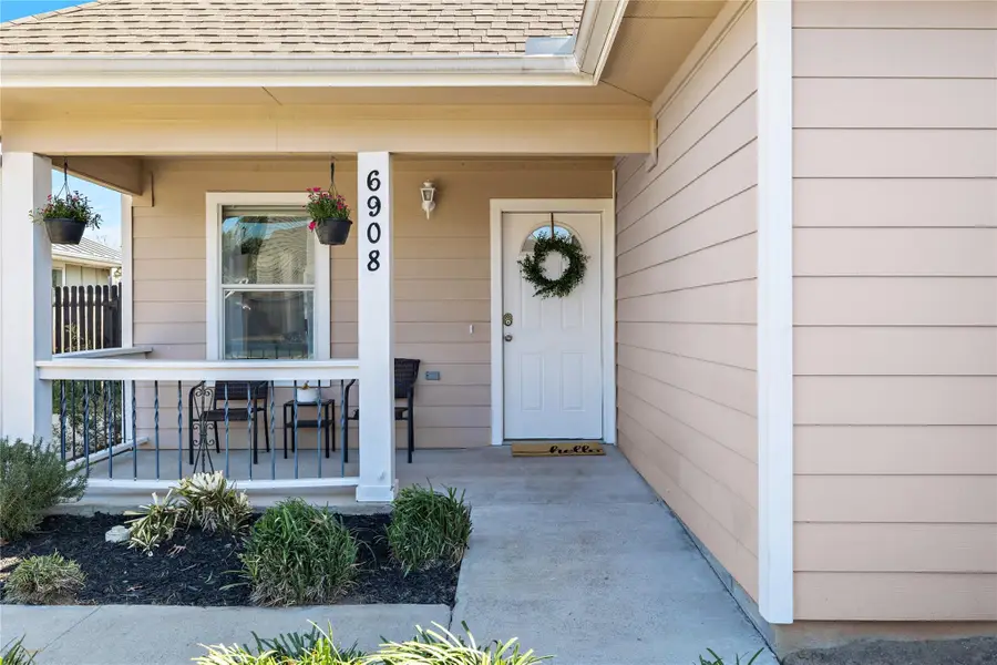 6908 Villita Cv, Austin, TX 78741 - Image #2