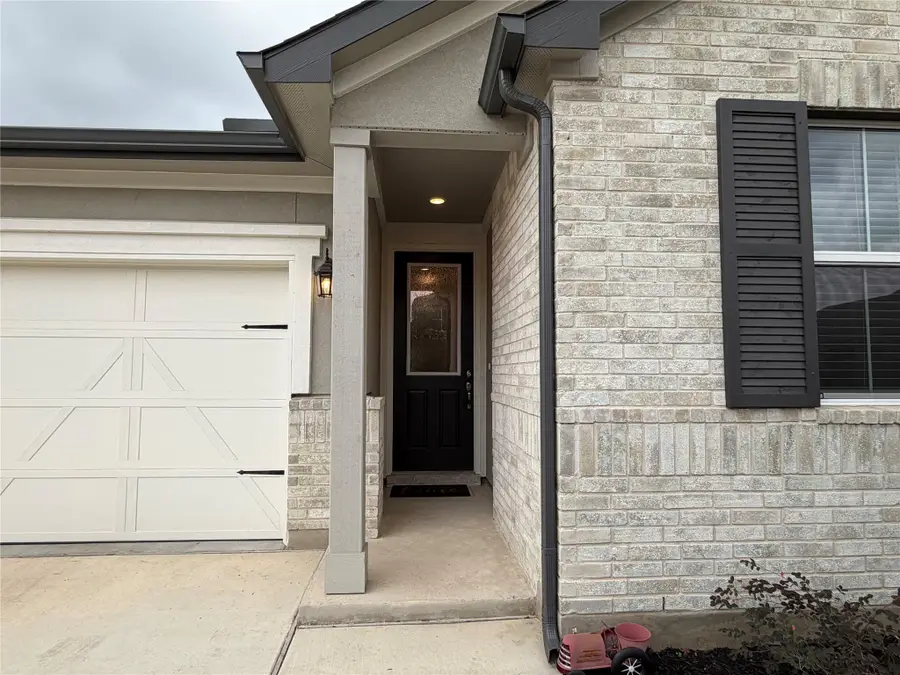 549 Raleigh Dr, Georgetown, TX 78633 - Image #3