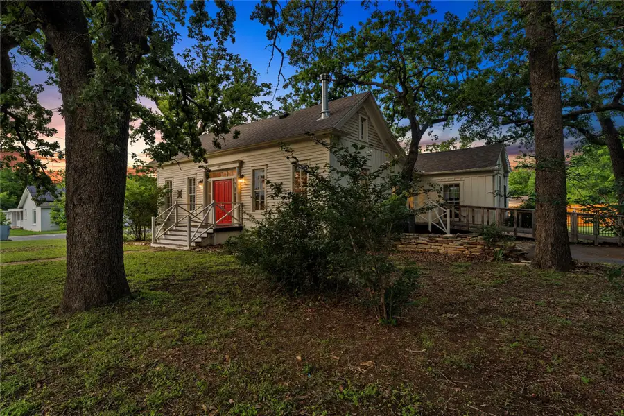 409 N Main St, Burnet, TX 78611 - #3