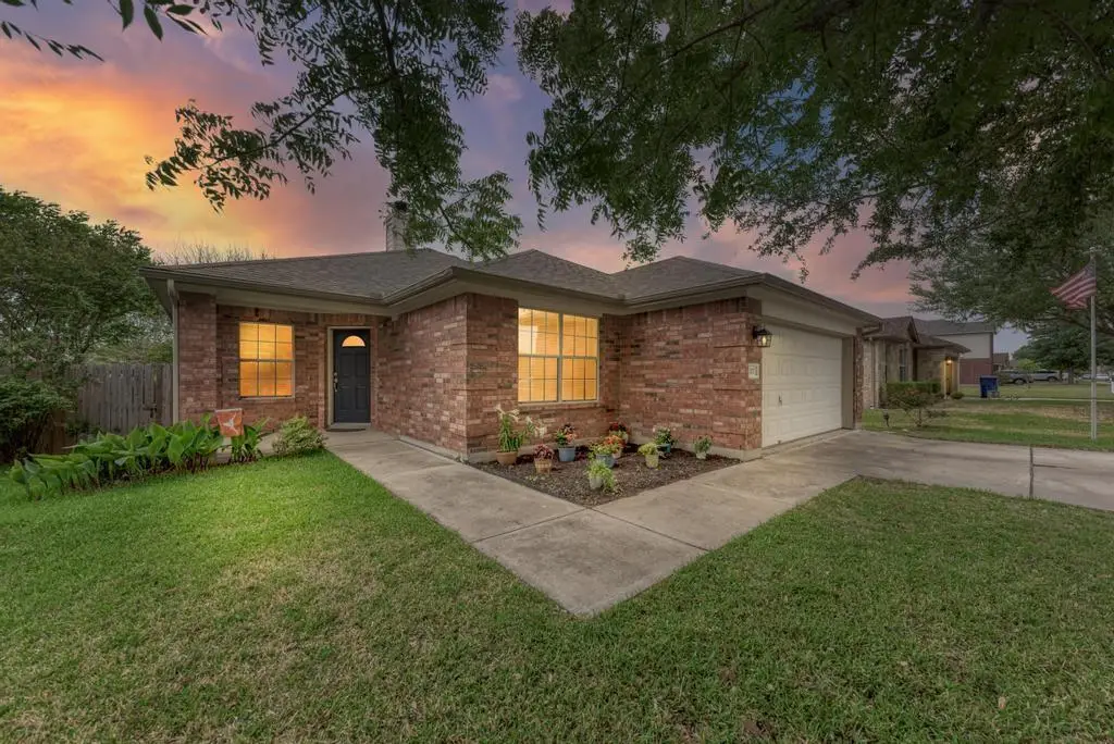 207 Kerley Dr, Hutto, TX 78634 - #1