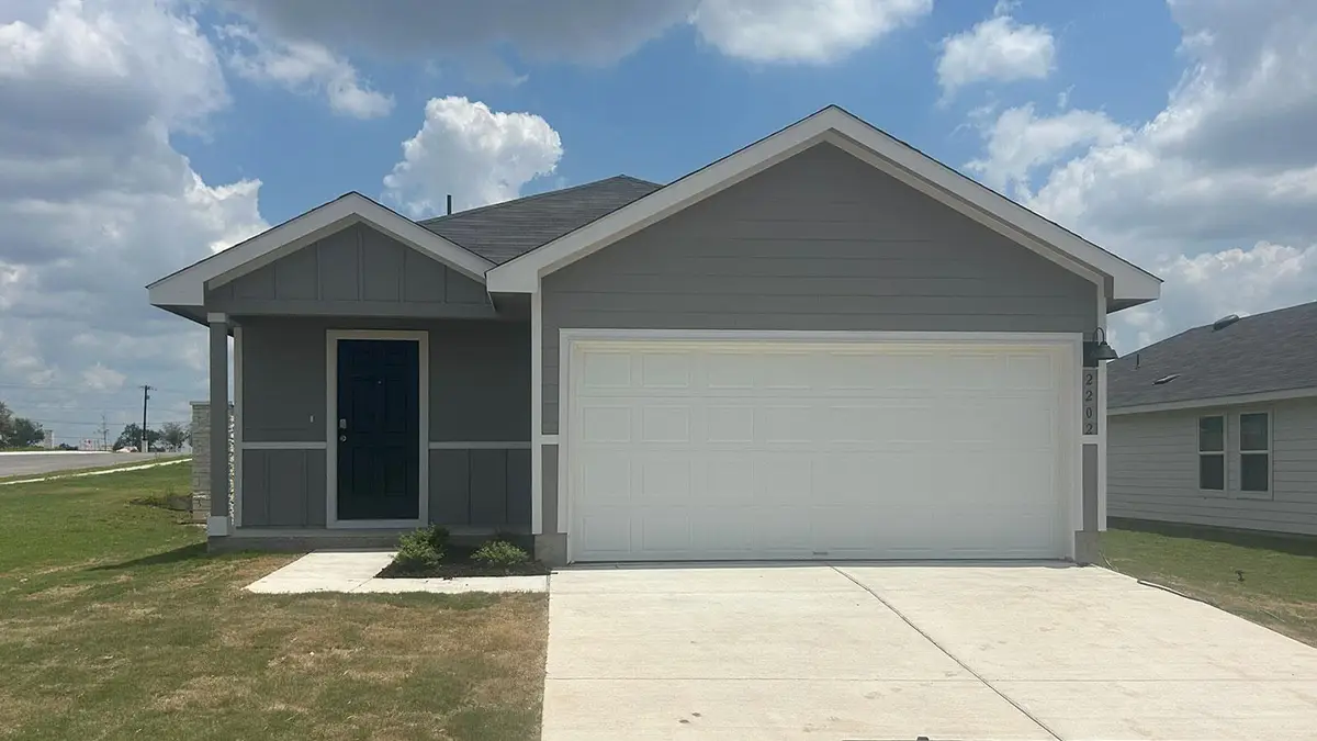 2202 Stones Throw Ln, Luling, TX 78648 - Image #1