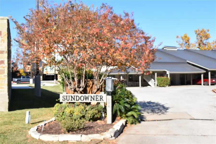 104 Cove E #207, Horseshoe Bay, TX 78657 - Image #2