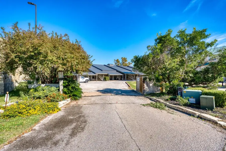 104 Cove E #207, Horseshoe Bay, TX 78657 - Image #3