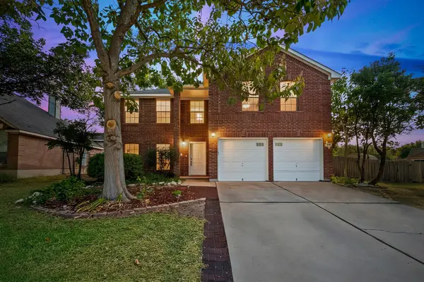 202 E Custers Creek Bnd, Pflugerville, TX 78660