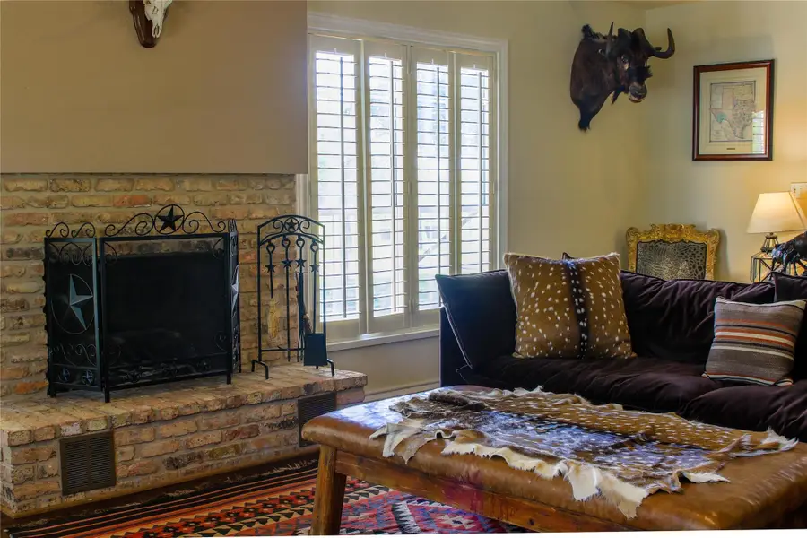 405 Frederick Rd, Fredericksburg, TX 78624 - #3