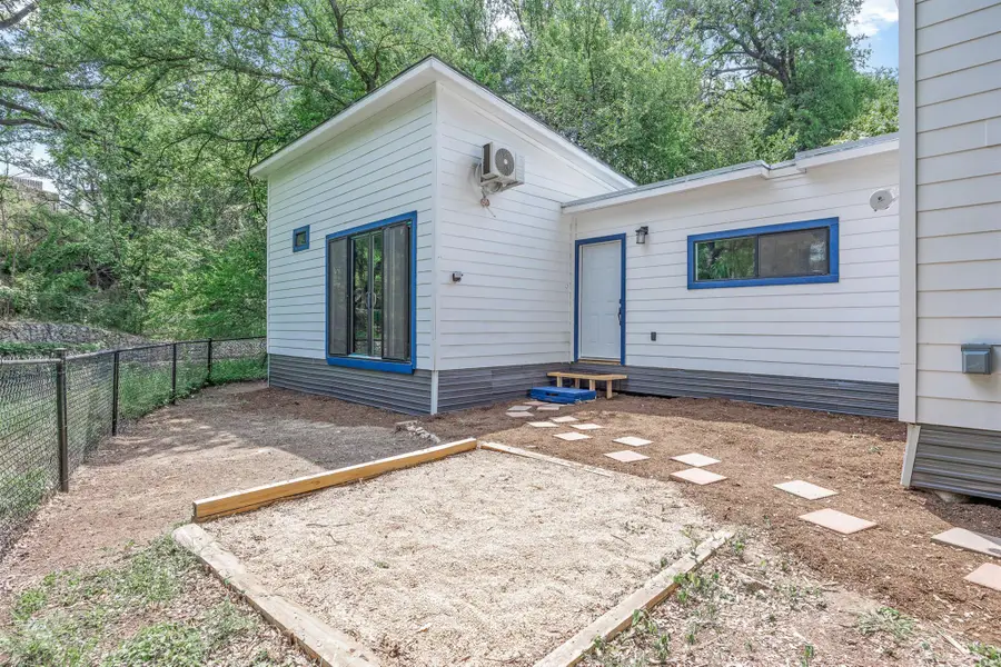 1401 Greenwood Ave #1 & 2, Austin, TX 78721 - Image #2