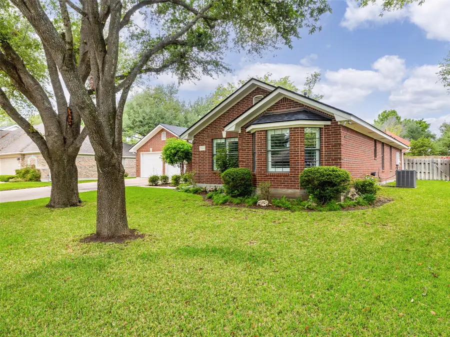 1304 Sagewood Dr, Taylor, TX 76574 - #2