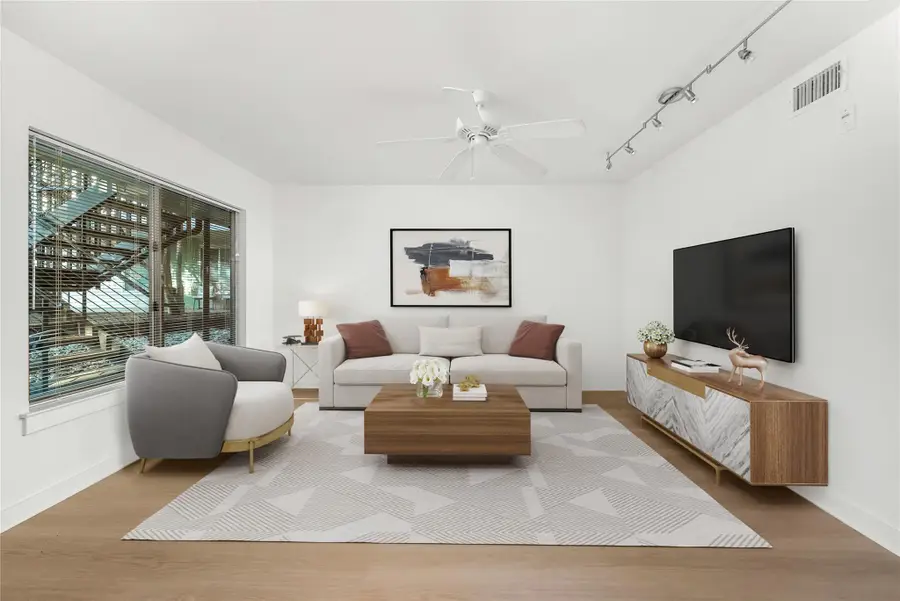 2200 Dickson Dr #112, Austin, TX 78704 - Image #2