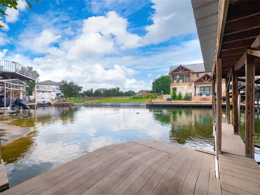 331 Grandview Dr, Horseshoe Bay, TX 78657 - Image #3