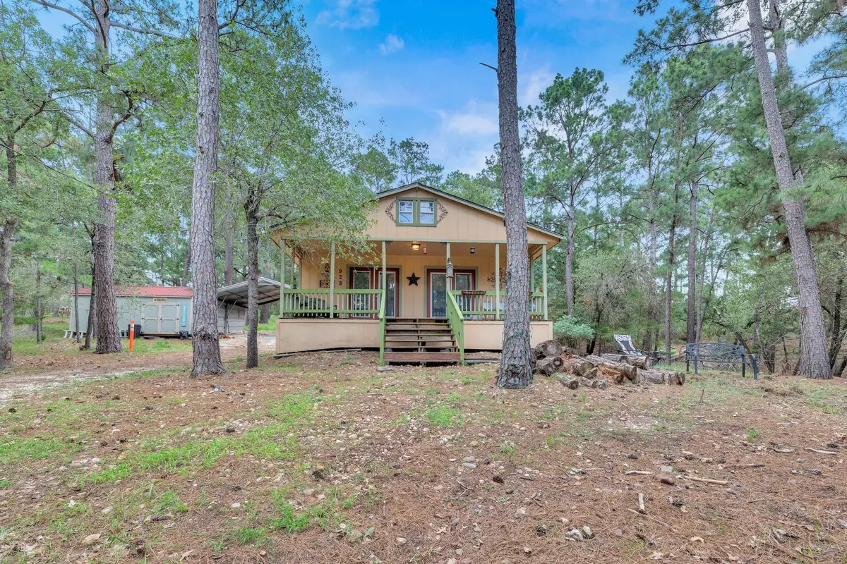 928 Moccasin Trl, La Grange, TX 78945 - #1