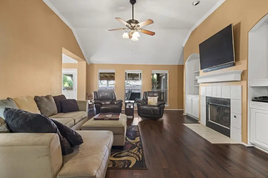 313 Heritage Hills Dr, Fredericksburg, TX 78624 - Image #2