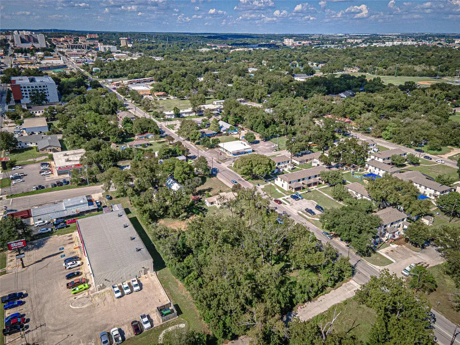 722 S Lbj Dr, San Marcos, TX 78666 - #2