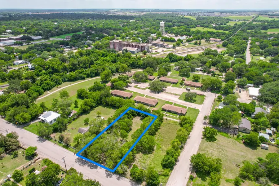 821 Blanco, Lockhart, TX 78644 - Image #2