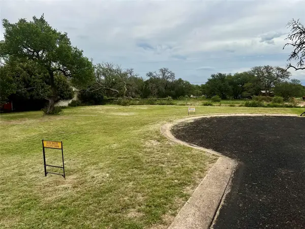 105 Pitchfork Dr, Johnson City, TX 78636