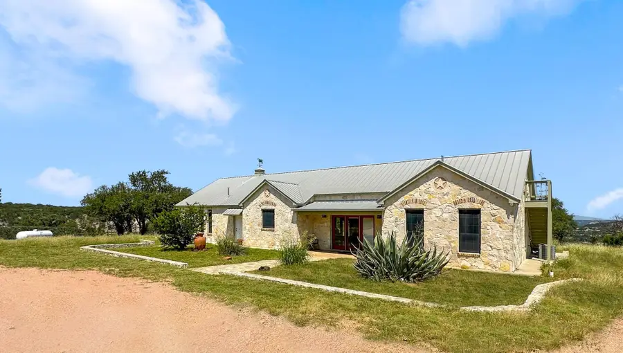 1428 Seven Springs Drive Dr, Junction, TX 76849 - Image #3
