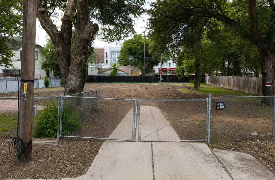 2017 E 8th St, Austin, TX 78702 - #3
