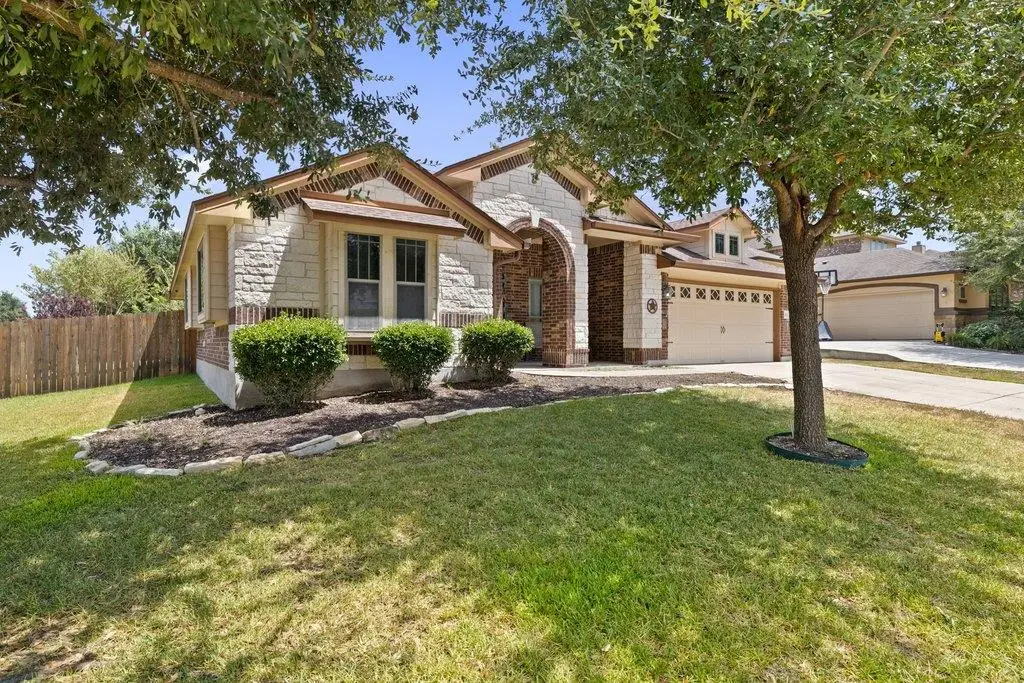 212 Lismore St, Hutto, TX 78634 - #1