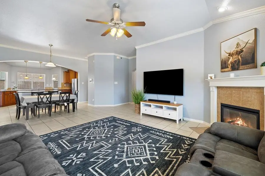 212 Lismore St, Hutto, TX 78634 - #2