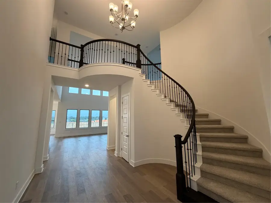 809 S Hemingway Loop, Liberty Hill, TX 78642 - Image #2